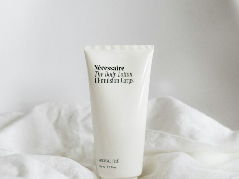 Choosing Clean Botanical Oils for Lasting Winter Comfort