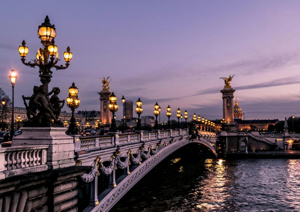 The Art of Becoming a Temporary Local